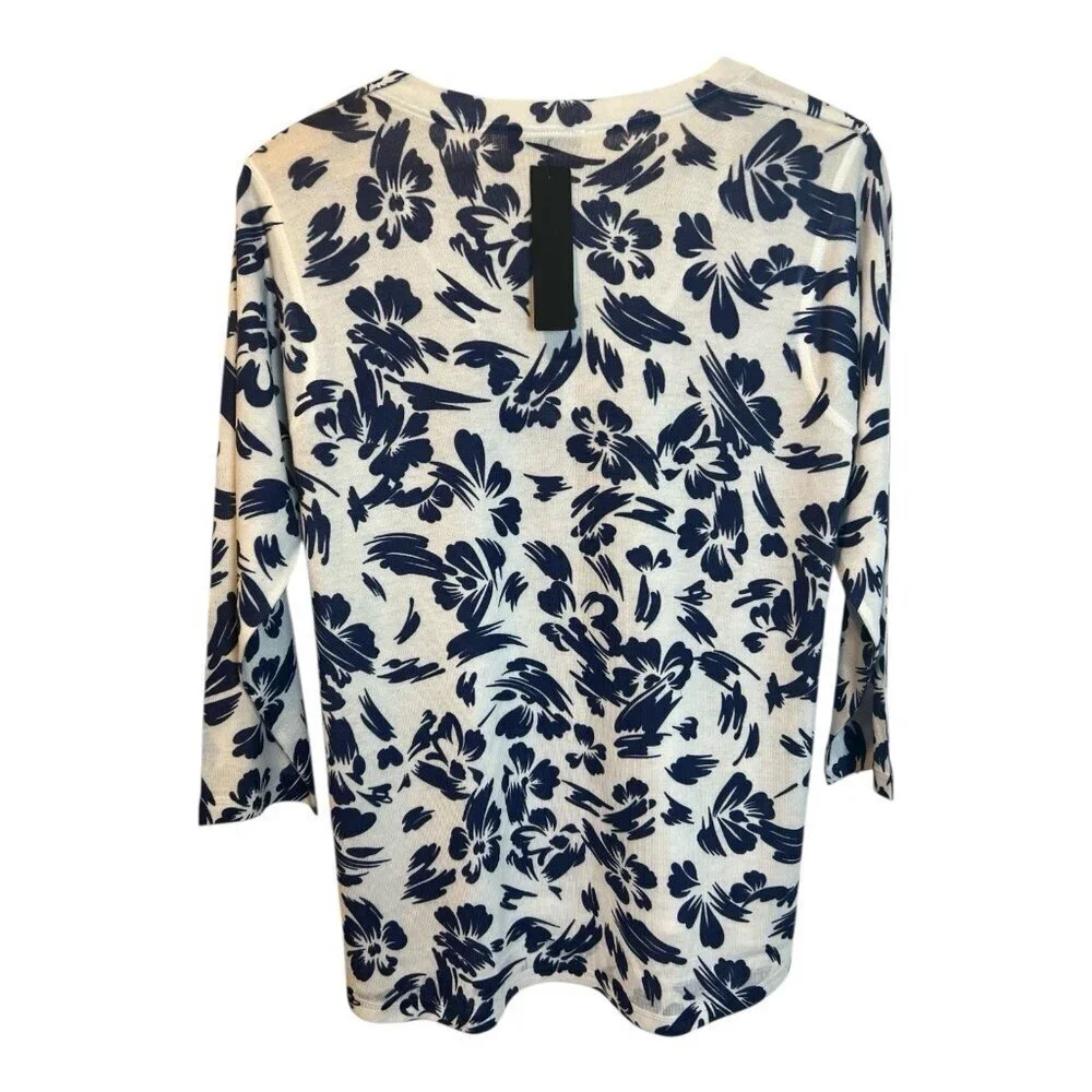 Nally & Millie 3/4 Sleeve Floral V-Neck Top Small Knit Blue Navy White NWT - Picture 3 of 6